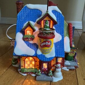 Dept 56 PLay-Doh Sculpting Studio North Pole Series 2002 Retired 56.5674